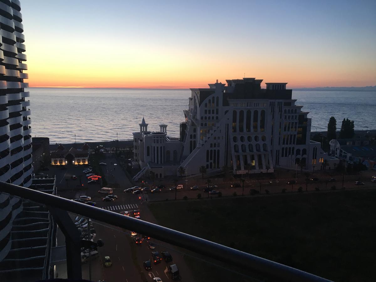 Orbi Plaza Tamara Aparthotel Batumi Kültér fotó